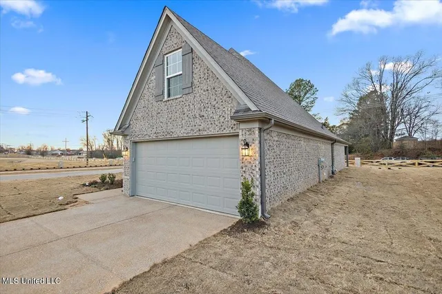 $318,900 | 13917 Wesley Banks Boulevard, Olive Branch, MS 38654