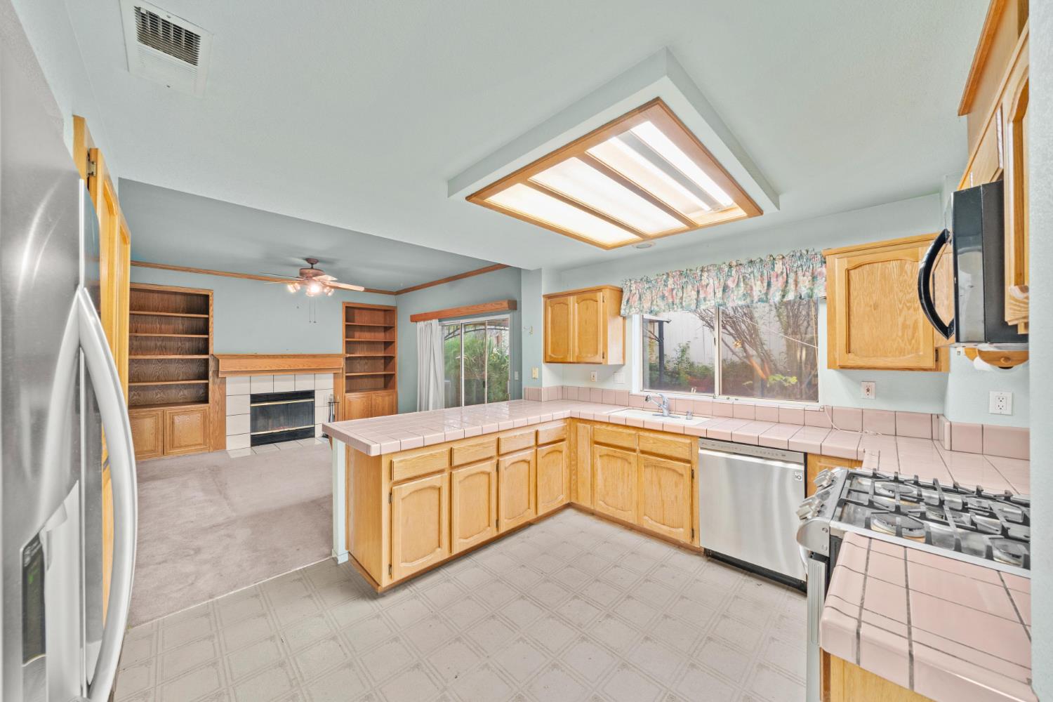 8432 Giverny Circle Antelope, CA 95843 - Photo 18 of 50