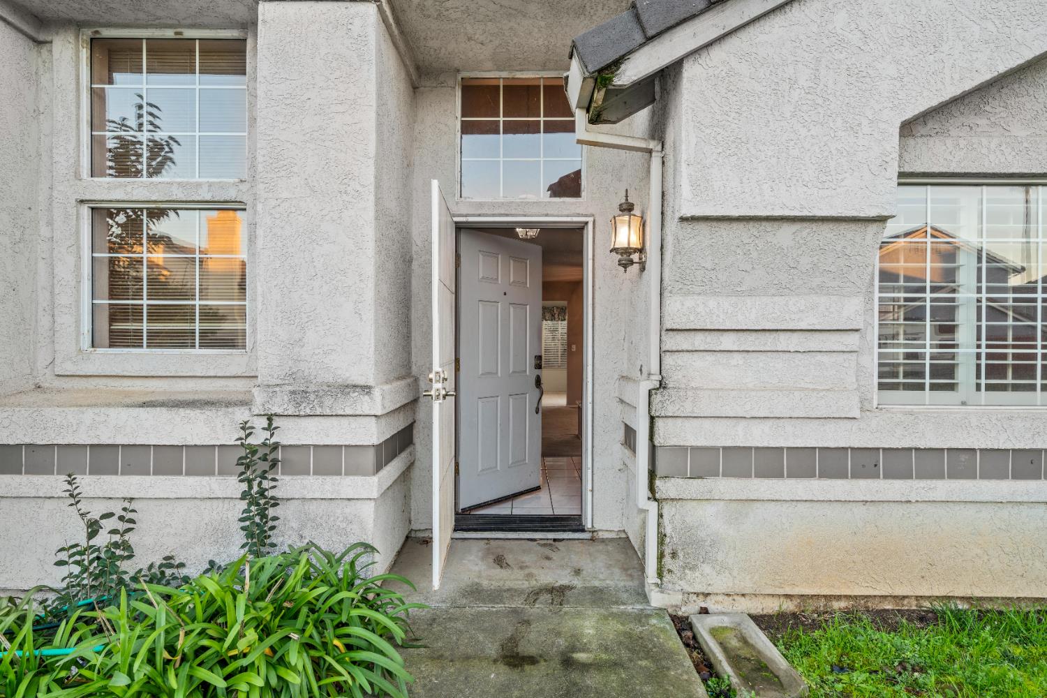 8432 Giverny Circle Antelope, CA 95843 - Photo 6 of 50