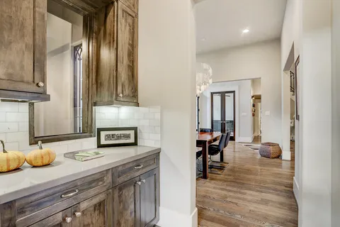 $1,695,000 | 5655 Locke Lane, Houston, TX 77056