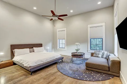 $1,695,000 | 5655 Locke Lane, Houston, TX 77056