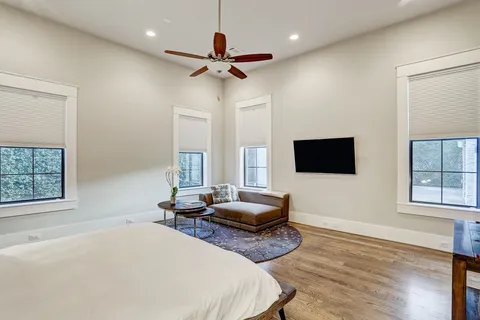 $1,695,000 | 5655 Locke Lane, Houston, TX 77056