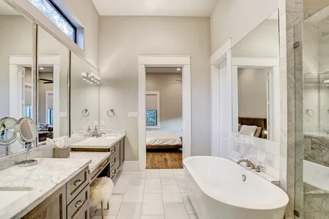 $1,695,000 | 5655 Locke Lane, Houston, TX 77056