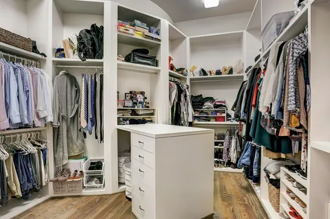 $1,695,000 | 5655 Locke Lane, Houston, TX 77056