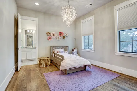 $1,695,000 | 5655 Locke Lane, Houston, TX 77056