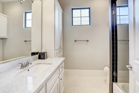 $1,695,000 | 5655 Locke Lane, Houston, TX 77056