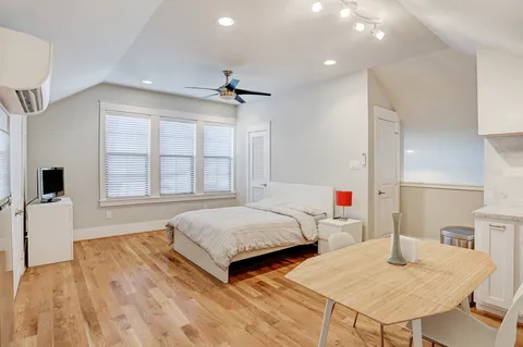 $1,695,000 | 5655 Locke Lane, Houston, TX 77056