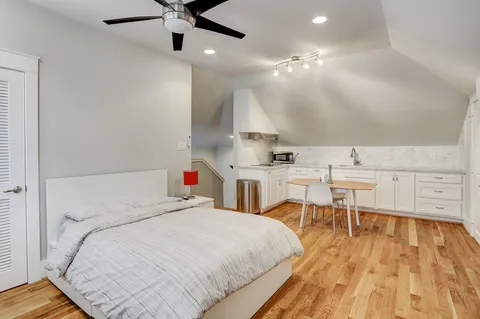 $1,695,000 | 5655 Locke Lane, Houston, TX 77056