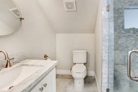 $1,695,000 | 5655 Locke Lane, Houston, TX 77056