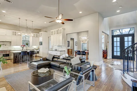 $1,695,000 | 5655 Locke Lane, Houston, TX 77056