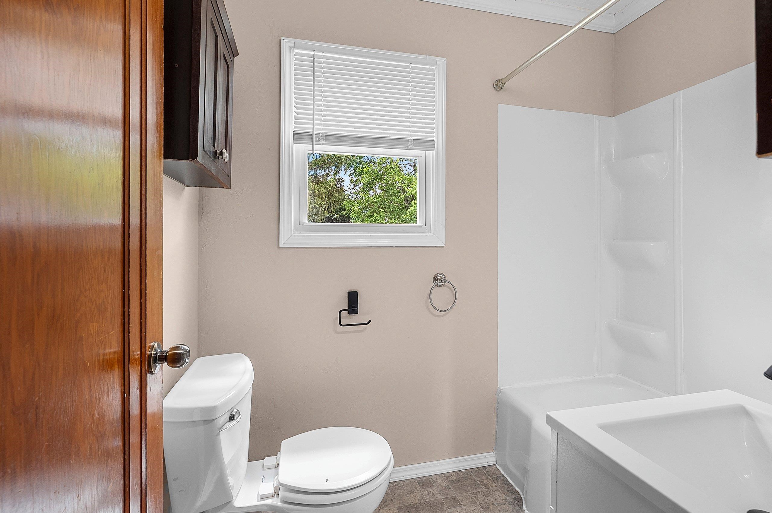 2214 North Division Street Appleton, WI 54911 - Photo 22 of 51