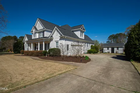 $675,000 | 5421 Maggie Run Lane, Fuquay-Varina, NC 27526