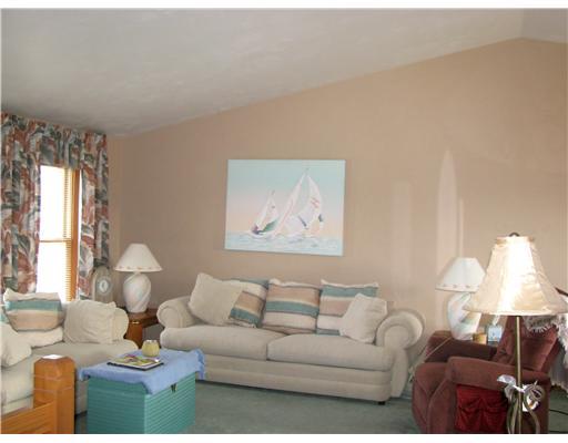 Living Room. Livingroom w/ cathedral ceilings