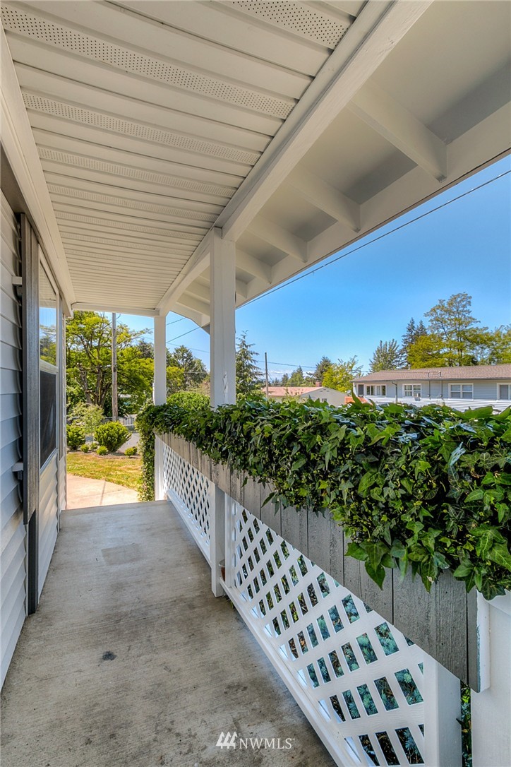 640 Index Avenue Northeast Renton, WA 98056 - Photo 3 of 16 Gallery Image 3