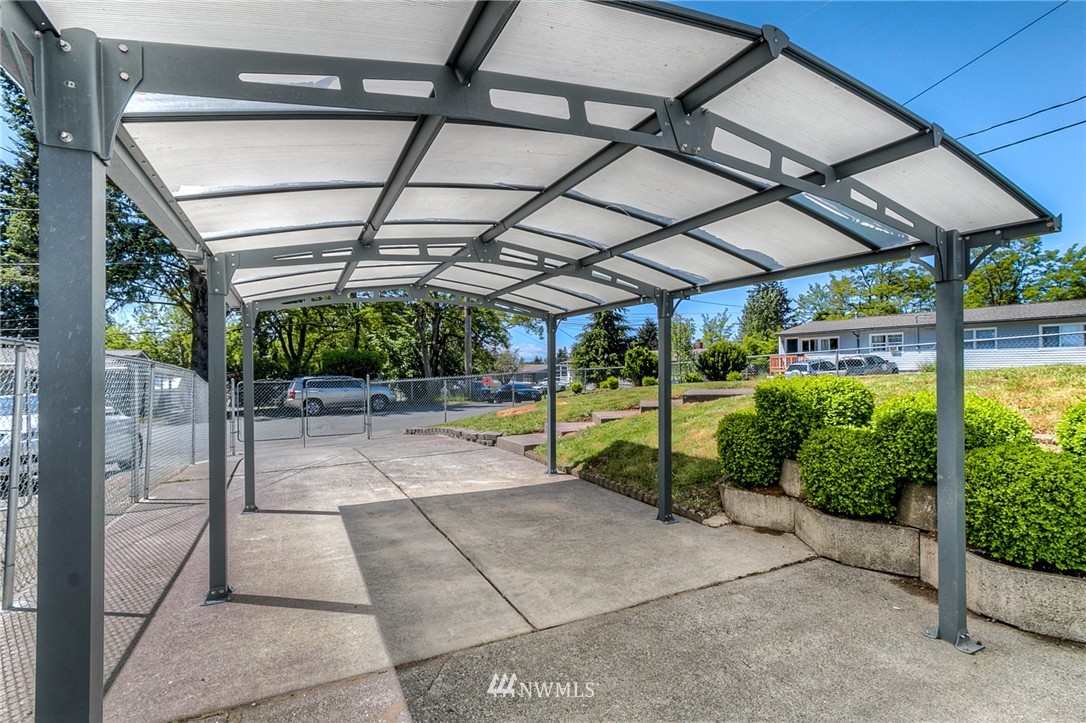 640 Index Avenue Northeast Renton, WA 98056 - Photo 4 of 16 Gallery Image 4