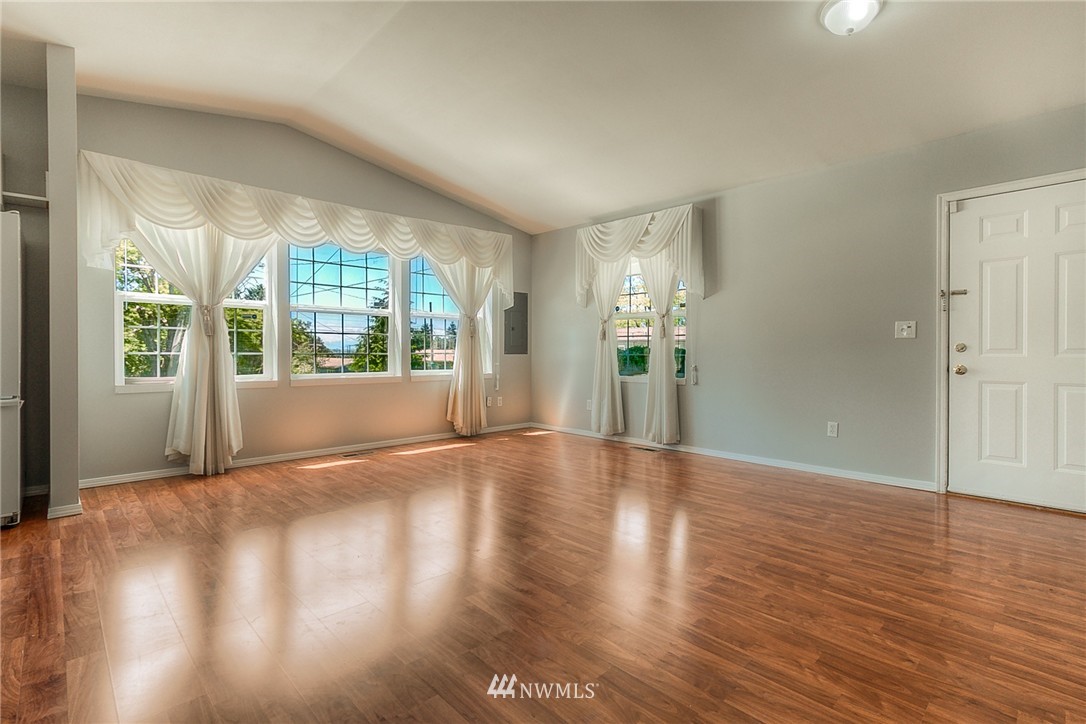 640 Index Avenue Northeast Renton, WA 98056 - Photo 5 of 16 Gallery Image 5
