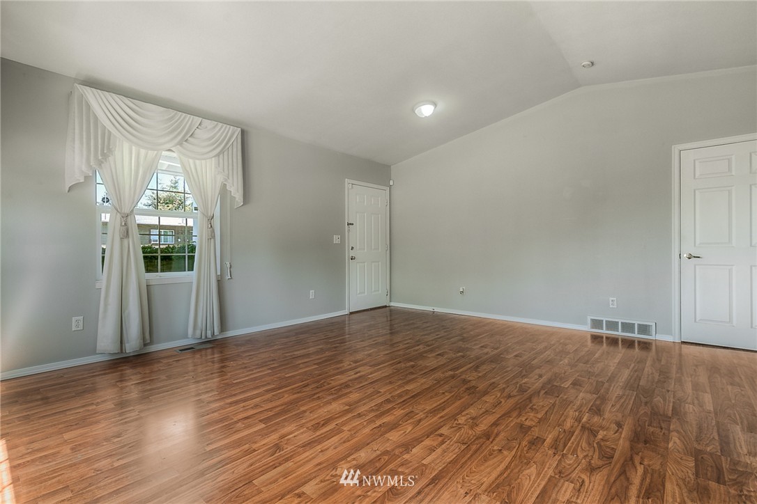 640 Index Avenue Northeast Renton, WA 98056 - Photo 6 of 16 Gallery Image 6