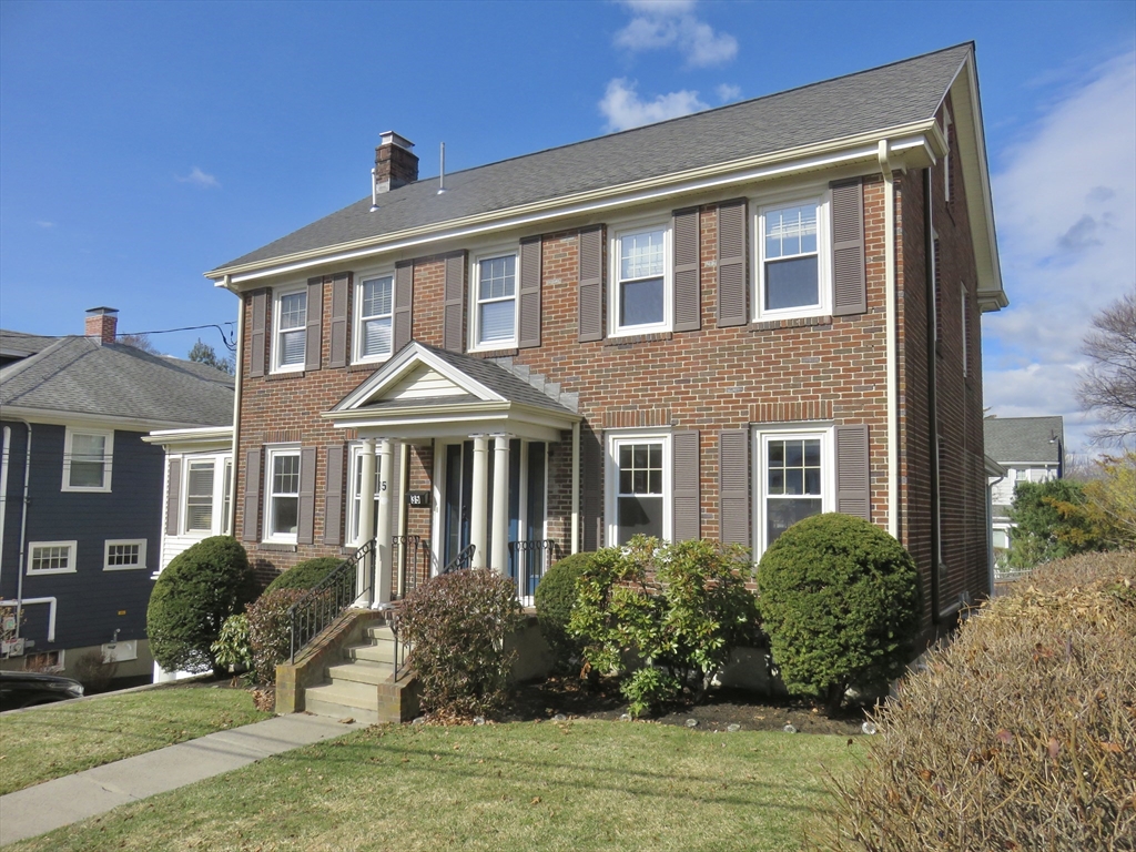 35 Lovell Road Watertown, MA 02472 - Photo 1 of 36