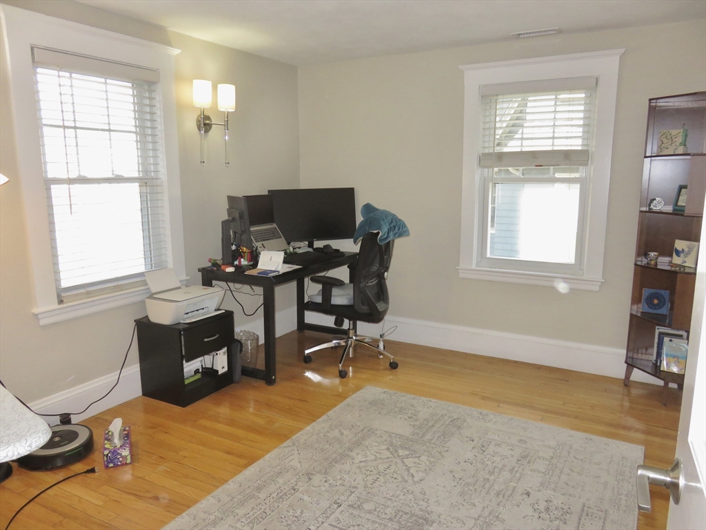 35 Lovell Road Watertown, MA 02472 - Photo 22 of 36