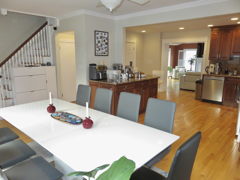 35 Lovell Road Watertown, MA 02472 - Photo 8 of 36