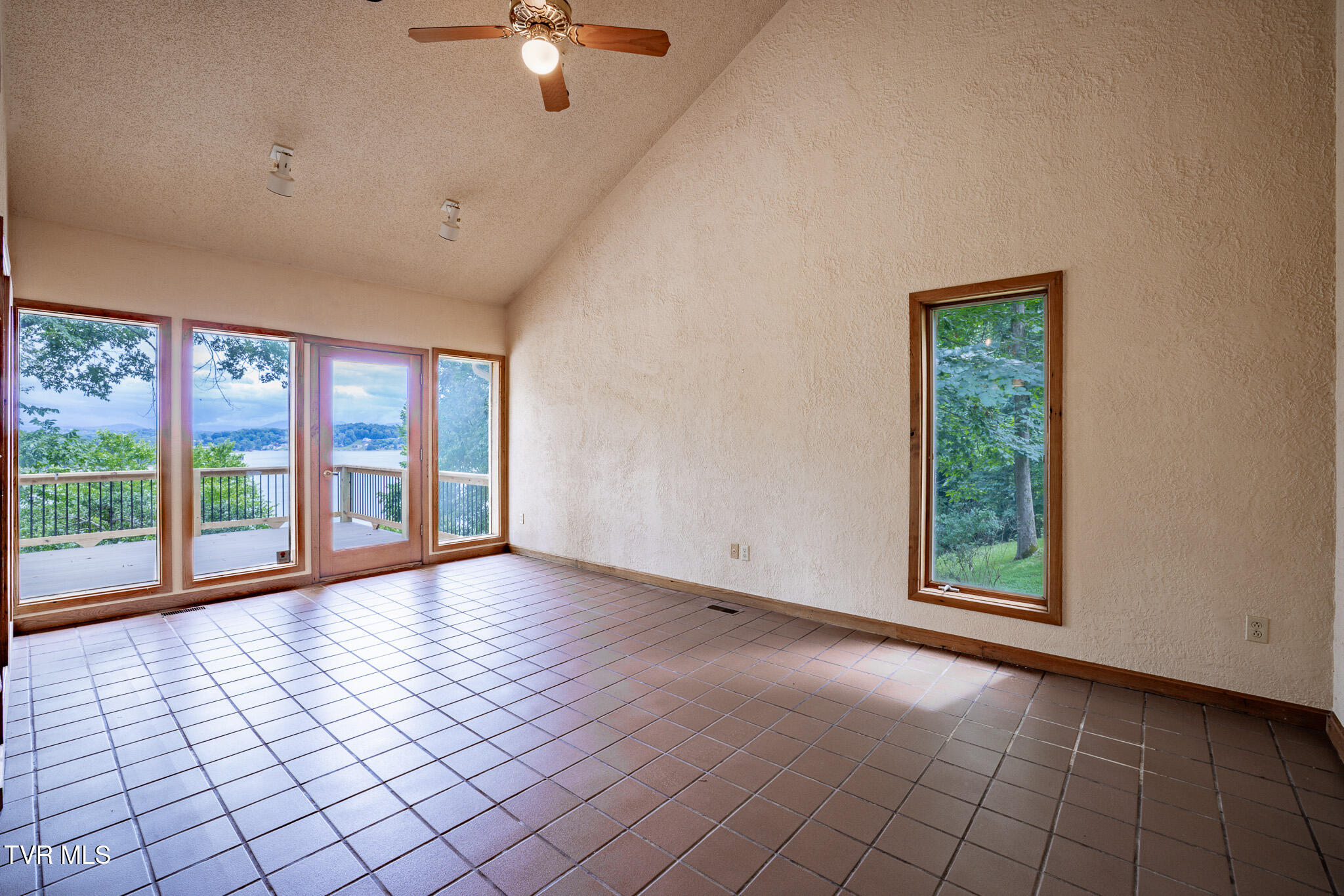 562 Gammon Road Kingsport, TN 37663 - Photo 24 of 65 1R9A8108-HDR