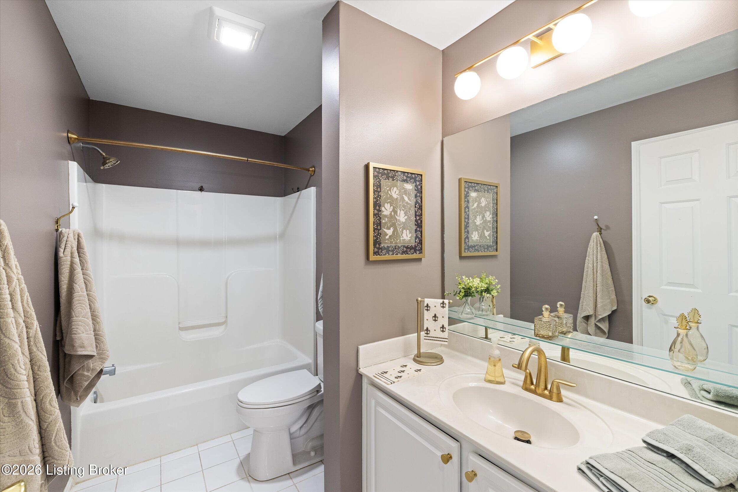 3006 Sprowl Road Louisville, KY 40299 - Photo 42 of 55 44-3U8A0562