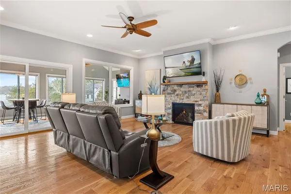 $1,150,000 | 18028 Bayview Lane, Rocky Mount, MO 65072