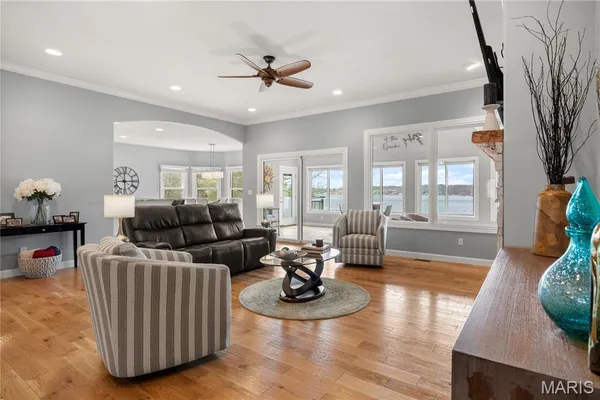 $1,150,000 | 18028 Bayview Lane, Rocky Mount, MO 65072