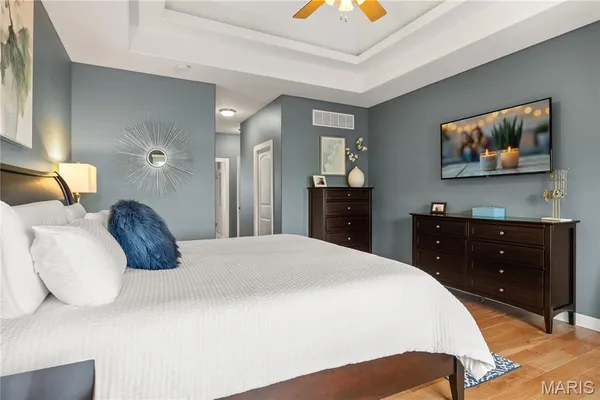 $1,150,000 | 18028 Bayview Lane, Rocky Mount, MO 65072