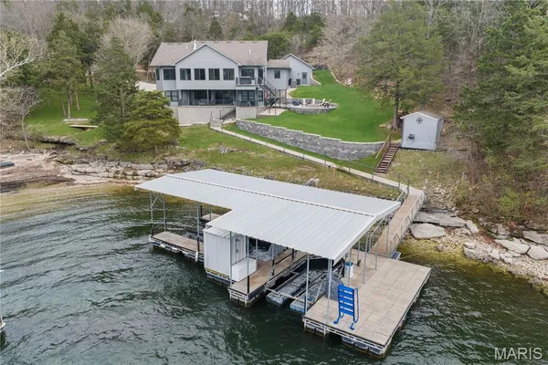 $1,150,000 | 18028 Bayview Lane, Rocky Mount, MO 65072