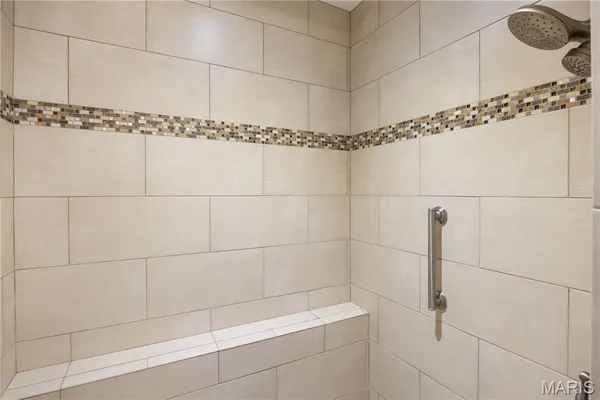 $1,150,000 | 18028 Bayview Lane, Rocky Mount, MO 65072