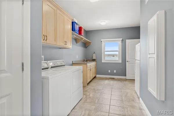 $1,150,000 | 18028 Bayview Lane, Rocky Mount, MO 65072