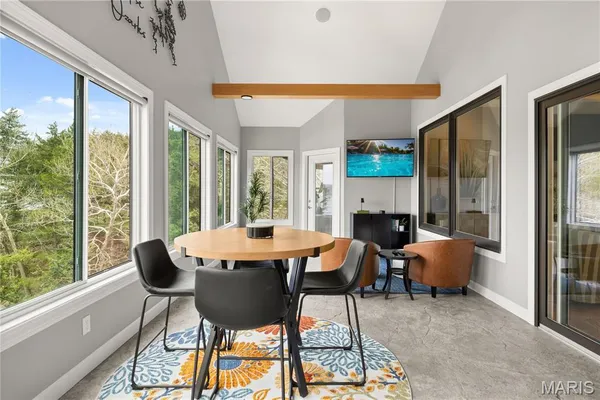 $1,150,000 | 18028 Bayview Lane, Rocky Mount, MO 65072