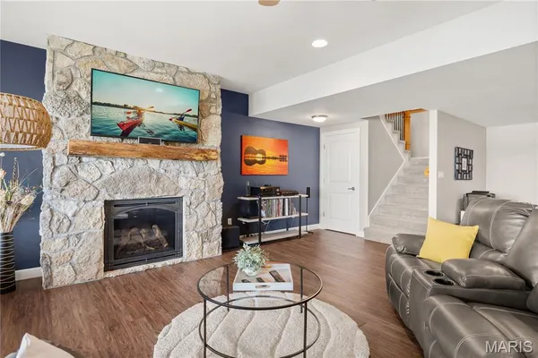 $1,150,000 | 18028 Bayview Lane, Rocky Mount, MO 65072