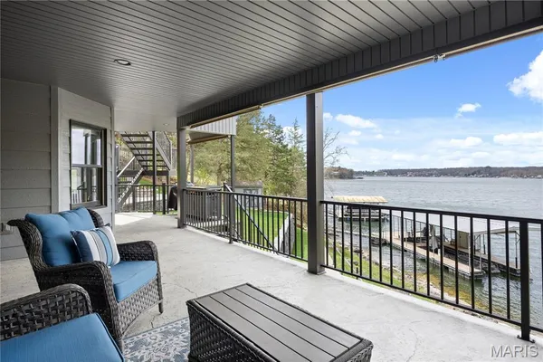 $1,150,000 | 18028 Bayview Lane, Rocky Mount, MO 65072