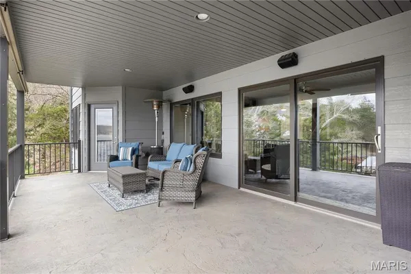 $1,150,000 | 18028 Bayview Lane, Rocky Mount, MO 65072