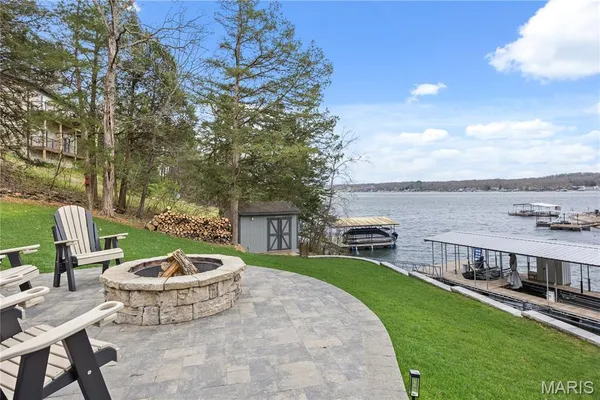 $1,150,000 | 18028 Bayview Lane, Rocky Mount, MO 65072