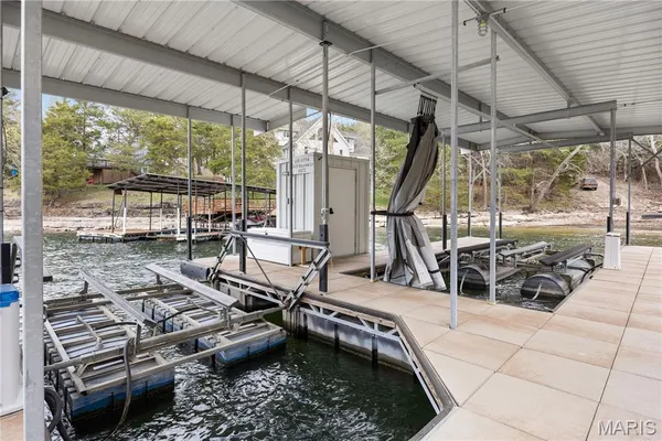 $1,150,000 | 18028 Bayview Lane, Rocky Mount, MO 65072