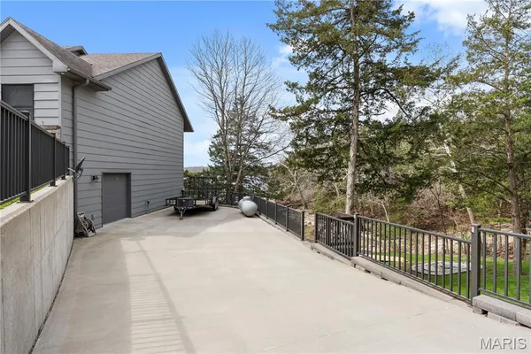 $1,150,000 | 18028 Bayview Lane, Rocky Mount, MO 65072