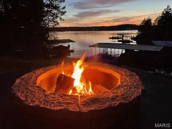 $1,150,000 | 18028 Bayview Lane, Rocky Mount, MO 65072