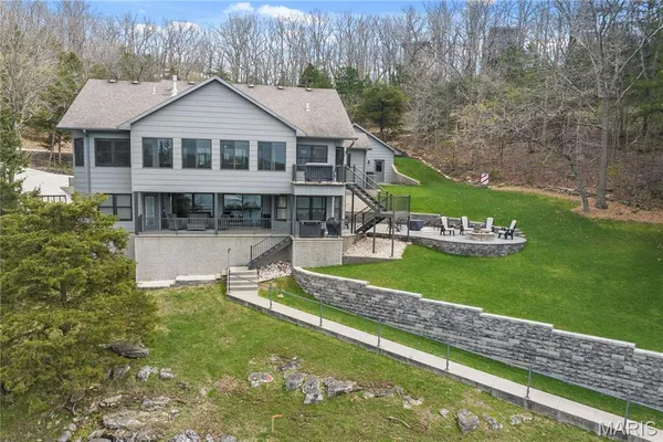 $1,150,000 | 18028 Bayview Lane, Rocky Mount, MO 65072