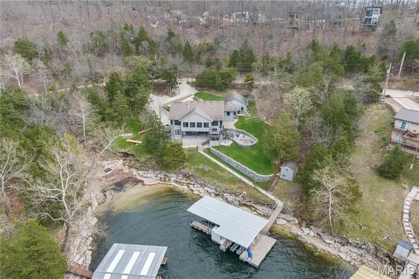 $1,150,000 | 18028 Bayview Lane, Rocky Mount, MO 65072