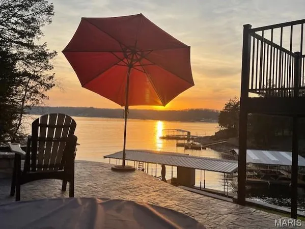 $1,150,000 | 18028 Bayview Lane, Rocky Mount, MO 65072