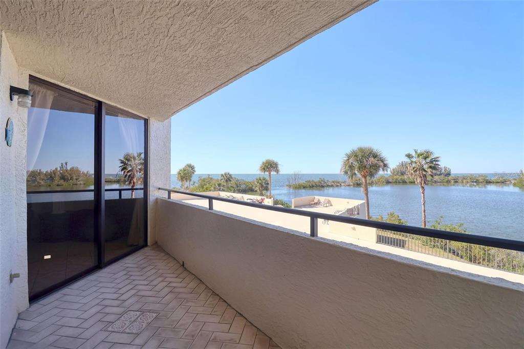5915 Sea Ranch Drive, Unit 211 Hudson, FL 34667 - Photo 10 of 26 a view of a living room and kitchen