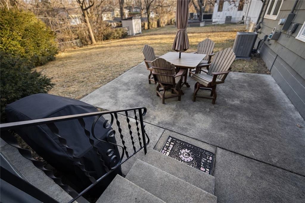 7745 Reeds Road Prairie Village, KS 66208 - Photo 9 of 25