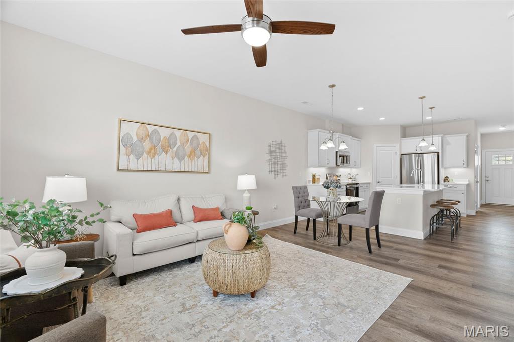 897 Walter Way Washington, MO 63090 - Photo 2 of 21