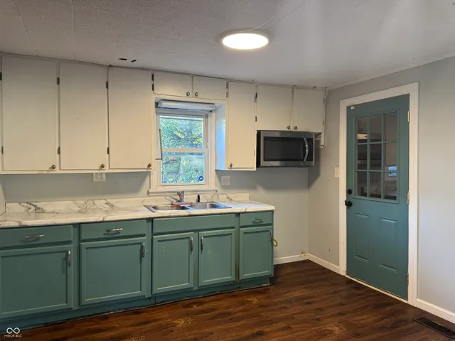 $129,900 | 6316 Vigo Drive, Clayton, IN 46118