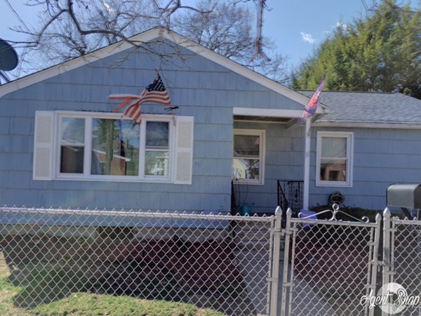 10 Monrovia Street Springfield, MA 01104 - Photo 1 of 17 Gallery Image 1