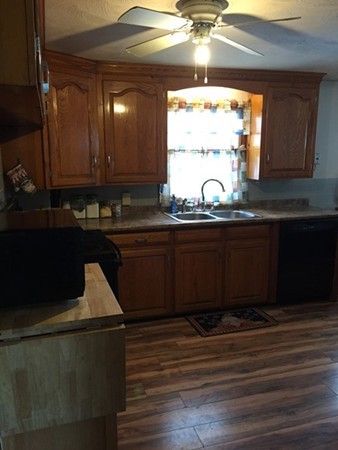 10 Monrovia Street Springfield, MA 01104 - Photo 5 of 17 Gallery Image 5