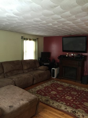 10 Monrovia Street Springfield, MA 01104 - Photo 8 of 17 Gallery Image 8